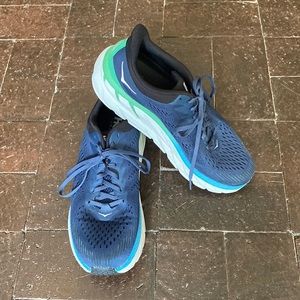 Hoka Clifton 7  size 10.5 wide barely worn condition